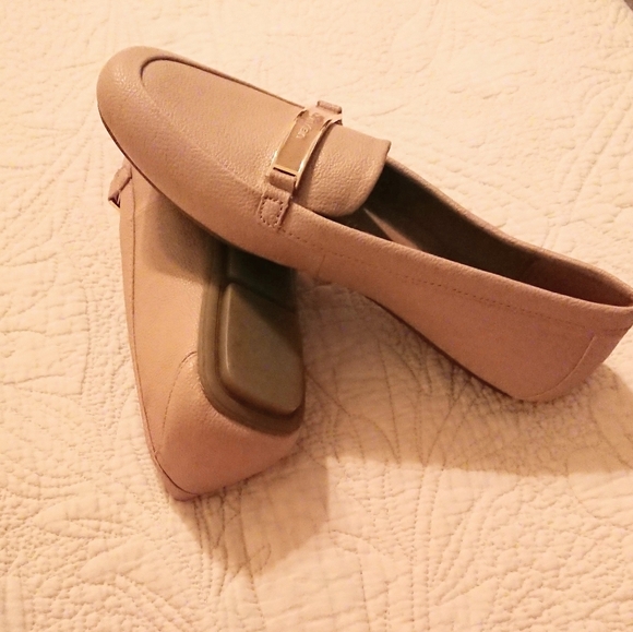 Women's Calvin Klein Lira loafers. Size 7 - Picture 7 of 16